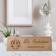 DENTIST-nameplate-Wood-Engarving-mockup-1-FRONT