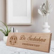 DENTIST-nameplate-Wood-Engarving-mockup-1-SIDE